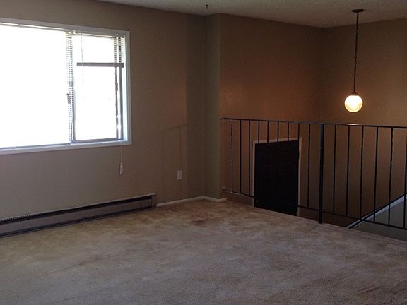3rd image of 2714 N Whipple Ct