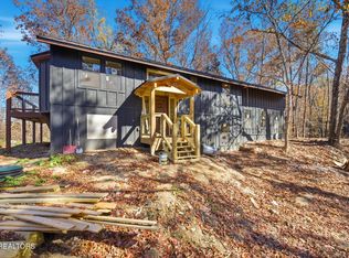 3831 Dollys Dr, Sevierville, TN 37876