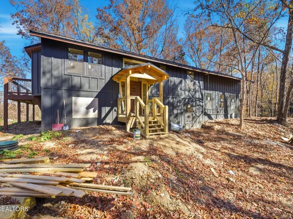 3831 Dollys Dr, Sevierville, TN 37876