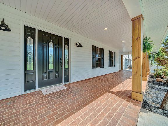 3rd image of 1087 Strawberry Hill Ct