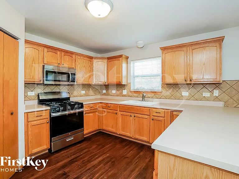 16460 Kingsbrook Dr — Photo 5