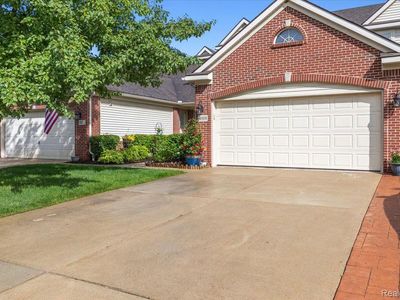 4605 Summer Ridge Dr, Howell, MI, 48843