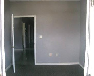 4th image of 1108 S Patterson St