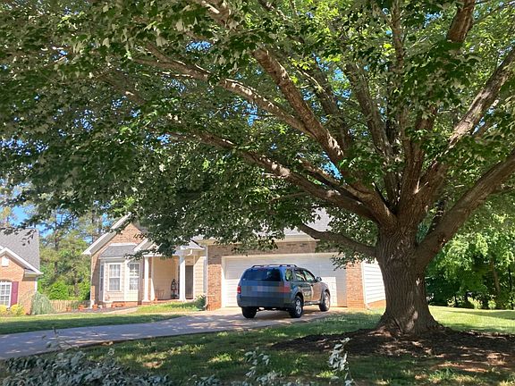 2nd image of 3008 Kendall Ct
