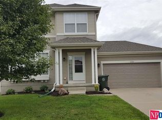 11339 Northridge Dr, Gretna, NE 68028