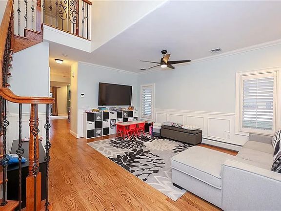 3rd image of 473 Lincoln Ave