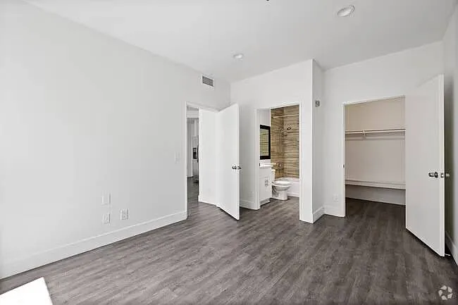 165 N Hoover St — Photo 39