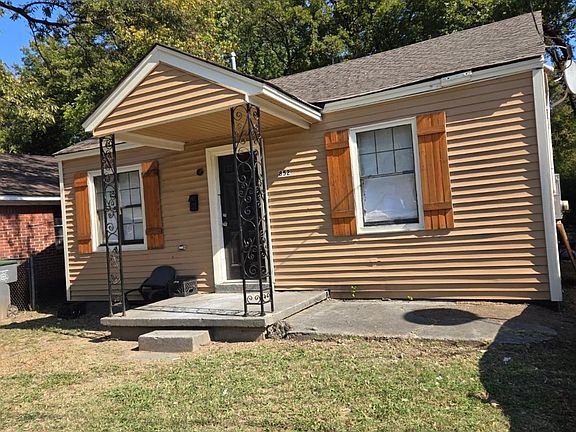 4th image of 852 Marianna St