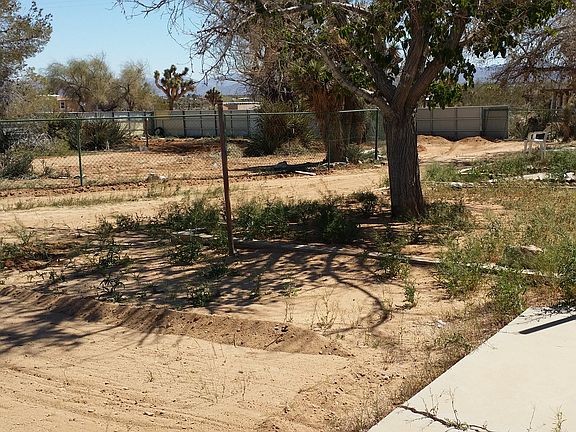 3rd image of 3376 Valley Vista Ave