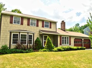 7640 Sturbridge Dr, Manlius, NY 13104