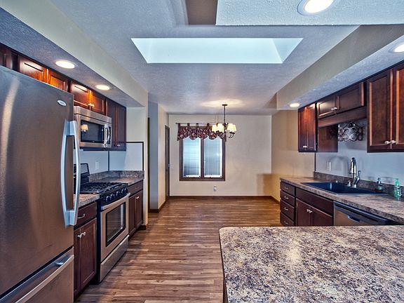 3rd image of 1724 Woodland Dr