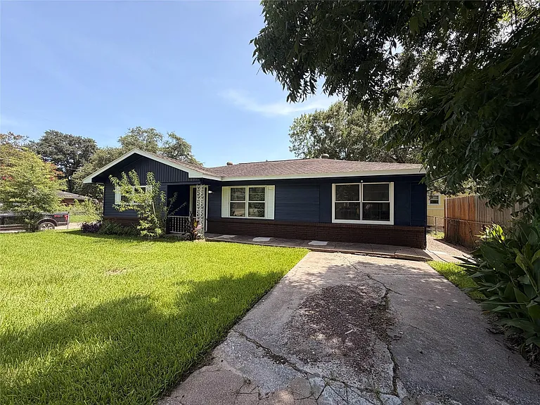 607 Pearl St — Photo 3