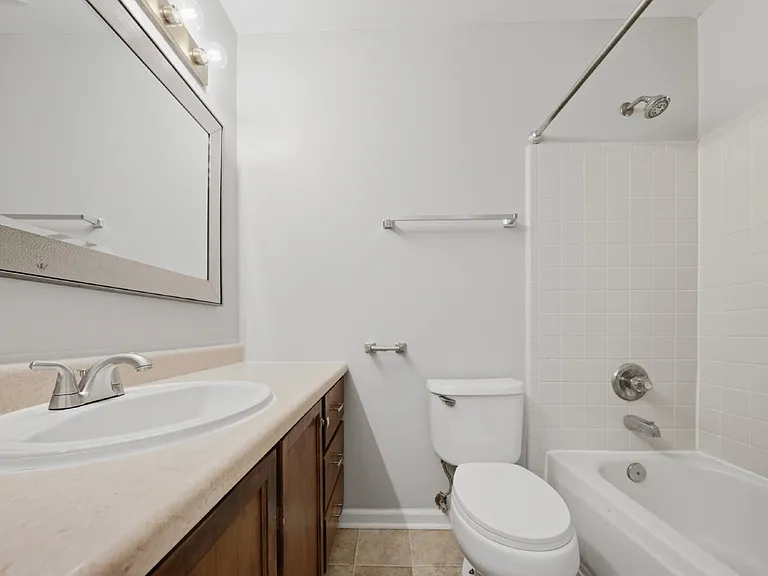 4800 Leah Ln — Photo 4