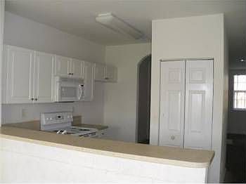 4th image of 1720 NE 33rd Ave #1065