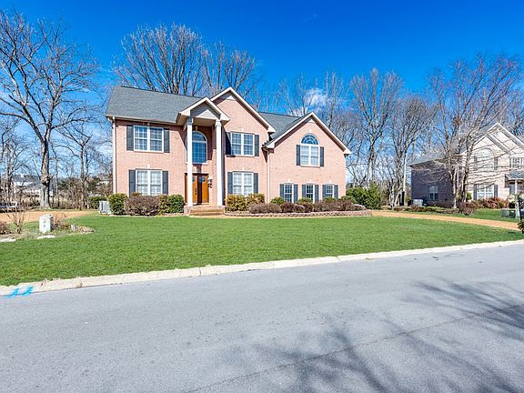 2nd image of 121 Crooked Creek Ln