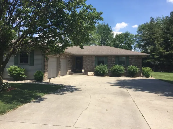 16 Eastview Dr, Sullivan, IL 61951