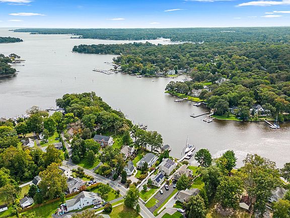 3rd image of 389 South Dr