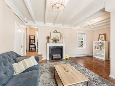 8 Lovis St, South Boston, MA, 02127