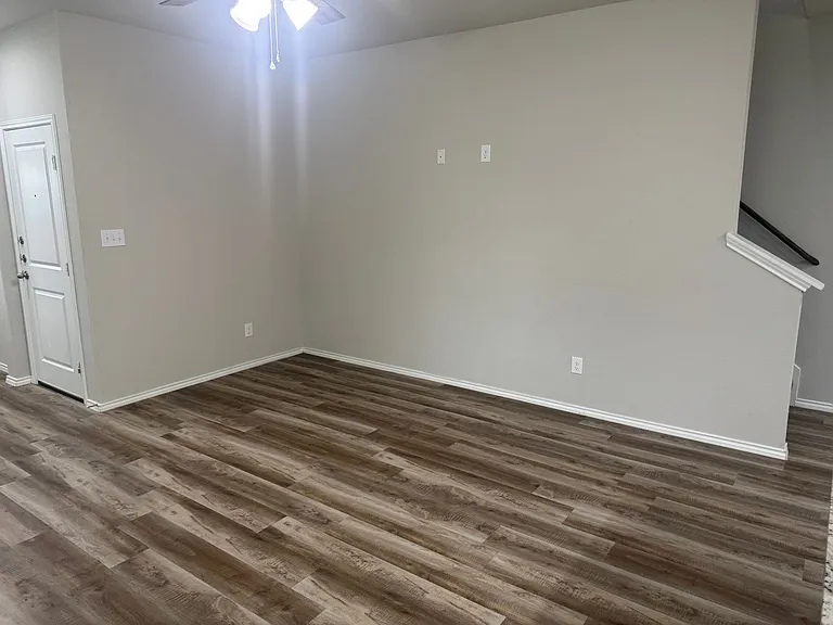 214 Damon Dr — Photo 13