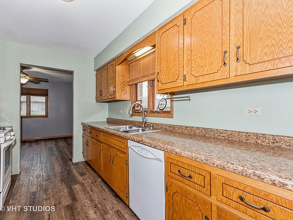 5th image of 2610 Crescenzo Dr #2610