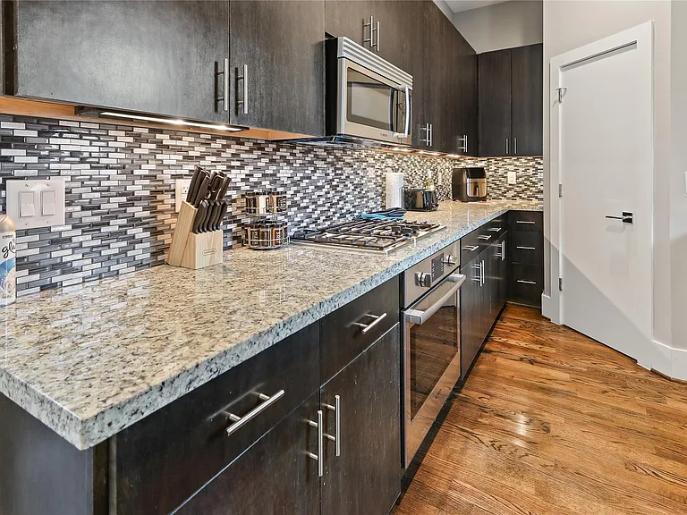 2105 Hadley St — Photo 10