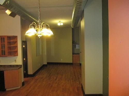 4th image of 402 S Washington Sq Unit B