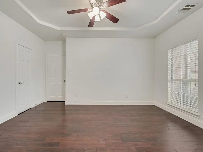 214 Sherwood Dr — Photo 10