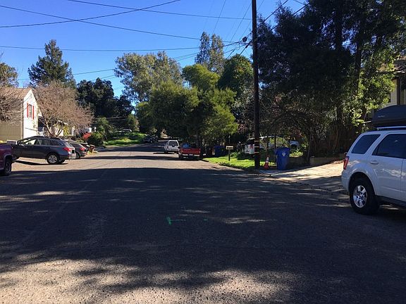 4th image of 220 Berna Ave