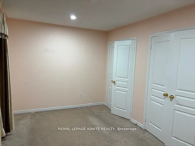 11 Curran Hall Cres — Photo 29