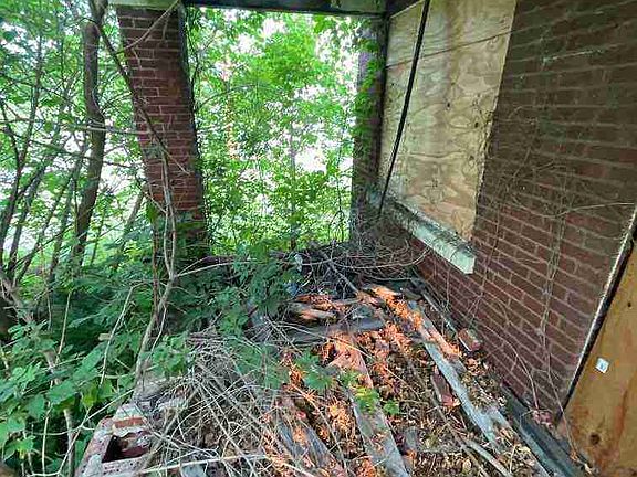 645 E Savannah