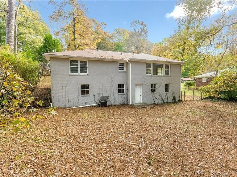 2720 Stonecreek Rd SE — Photo 32