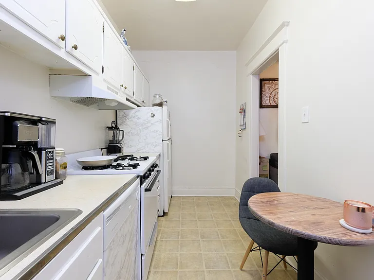 221 Constitution Ave NE #2 — Photo 7