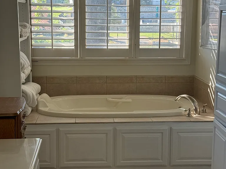 2 Lambert Ct — Photo 37