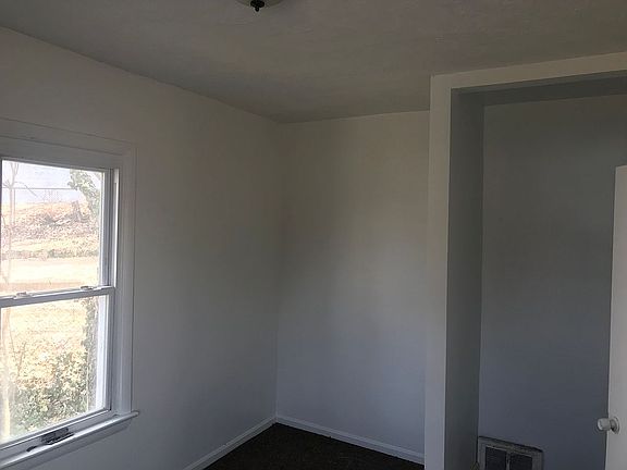 5th image of 8 Eastland Ave