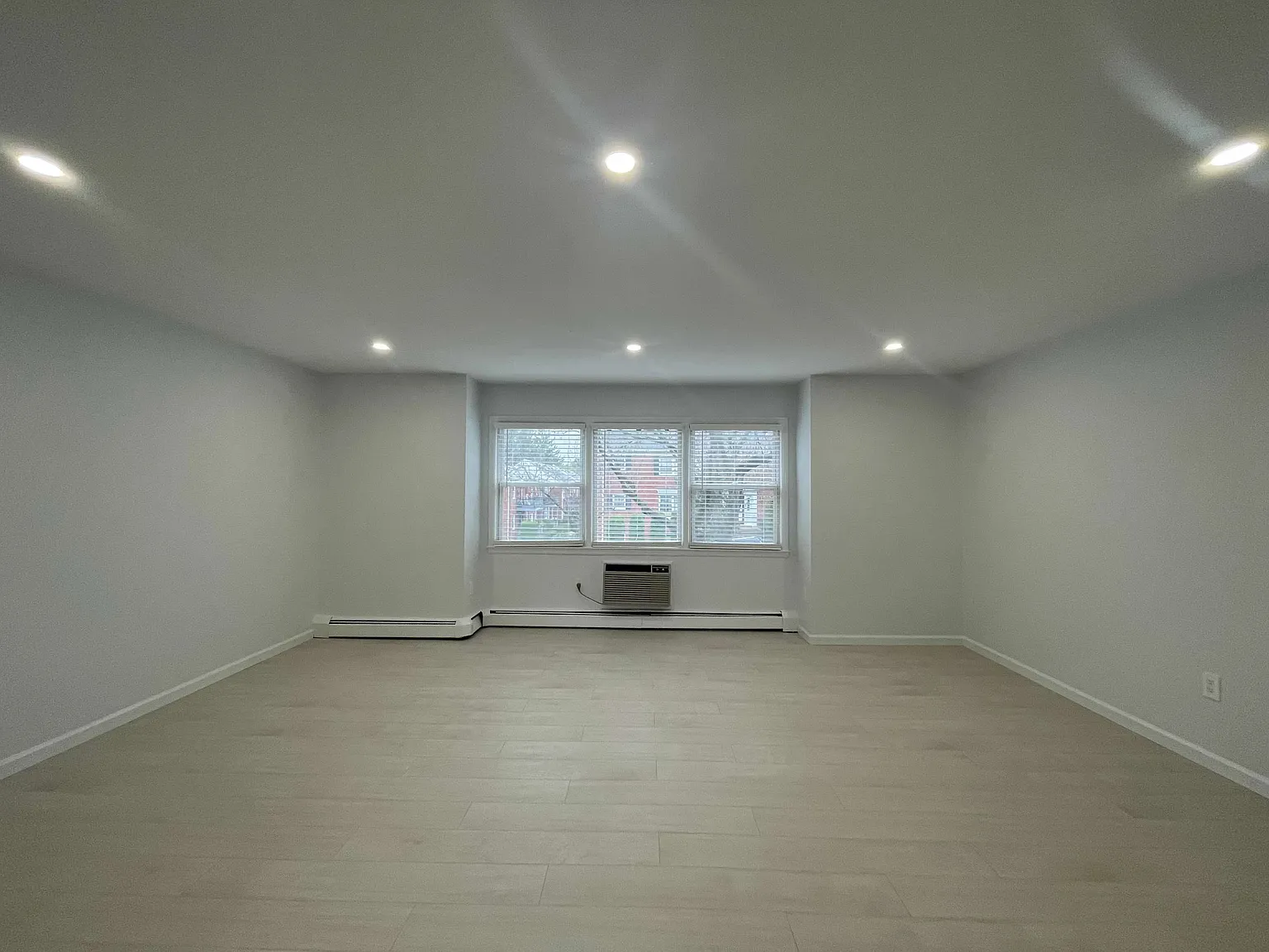 Bon Aire Cir, Suffern — Photo 3