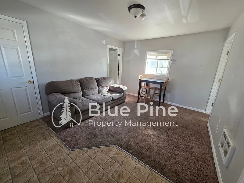 1 bed, 1.0 bath, 420 sqft, $600 — Photo 3