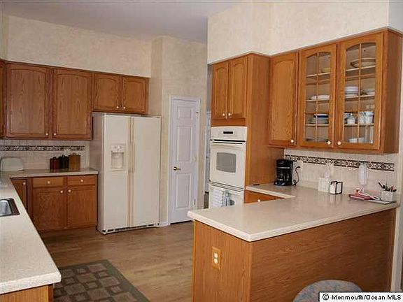 3rd image of 2 Bradley Beach Way