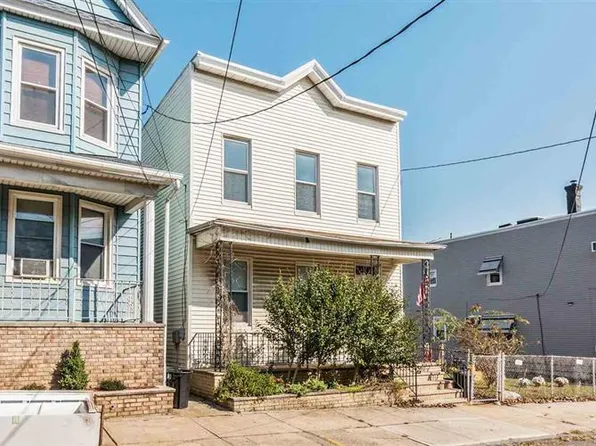 75 E 26th St, Bayonne, NJ 07002