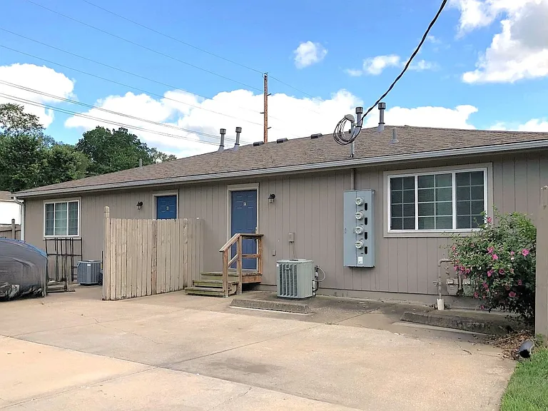104 Logan St — Photo 11