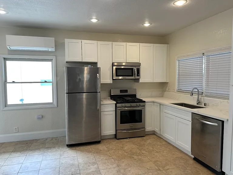 402 S Sycamore St #402 — Photo 19