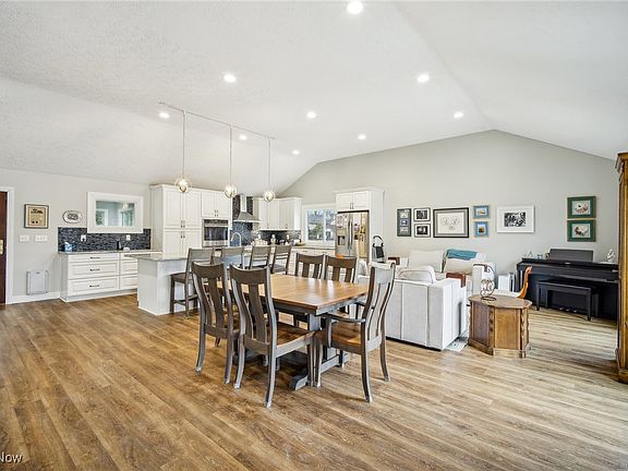 5th image of 2890 Margaretta Dr