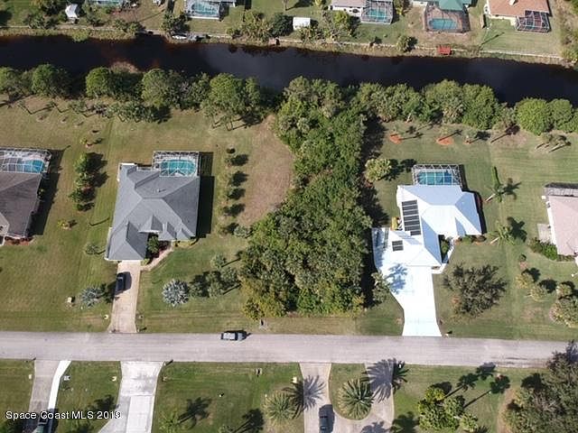 2nd image of 762 Holden Ave