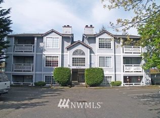 21607 30th Ave S, Seattle, WA 98198