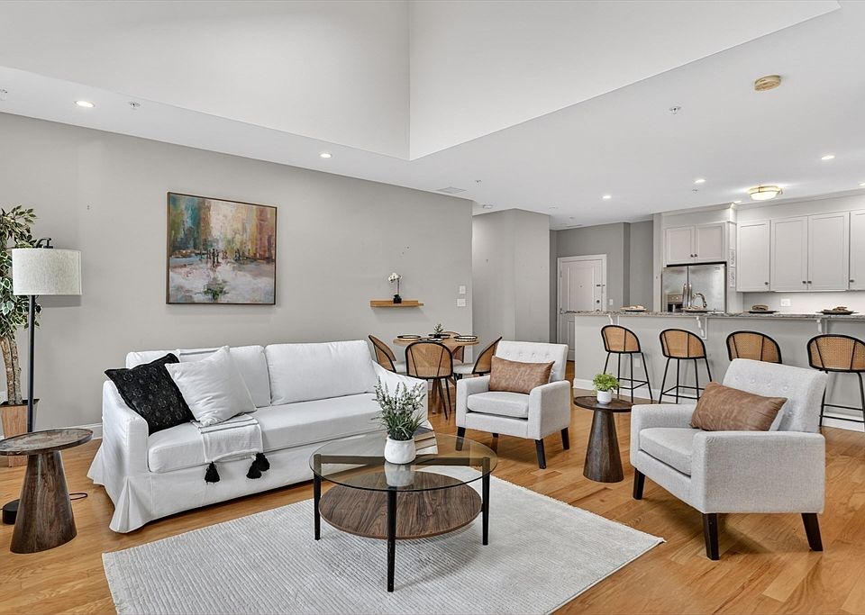 1st image of 2 Inwood Dr Unit 3012