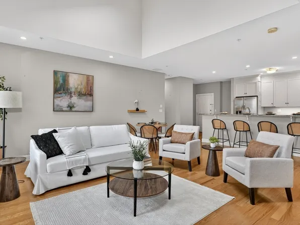 2 Inwood Dr Unit 3012, Woburn, MA 01801