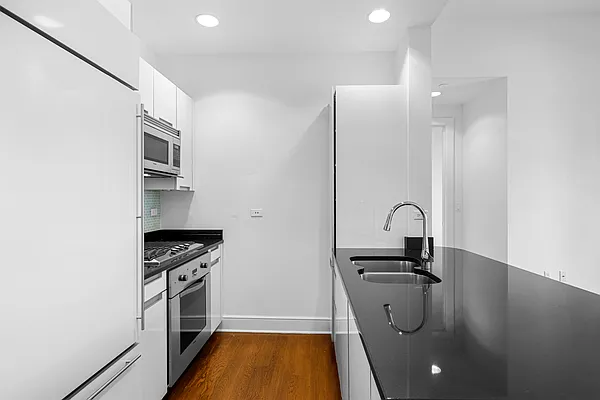 Rented by Nest Seekers International | media 4