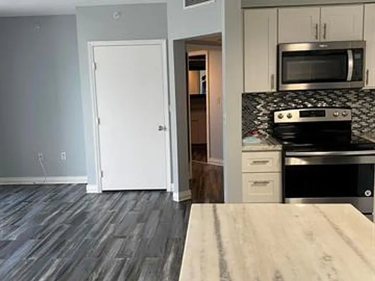 1330 West Ave #CU-403 — Photo 5