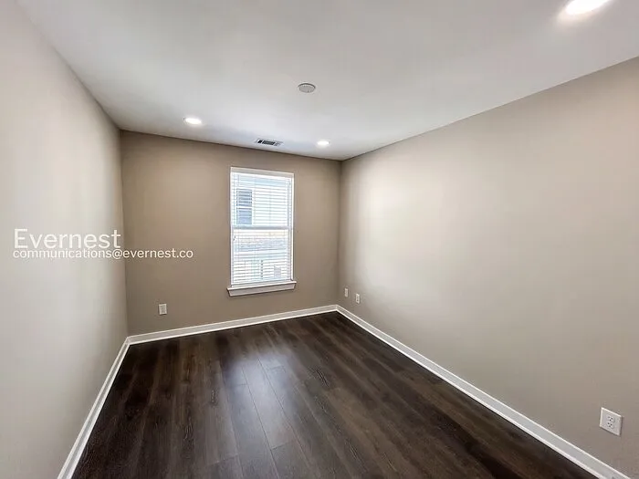 305 Jeffries Way — Photo 12