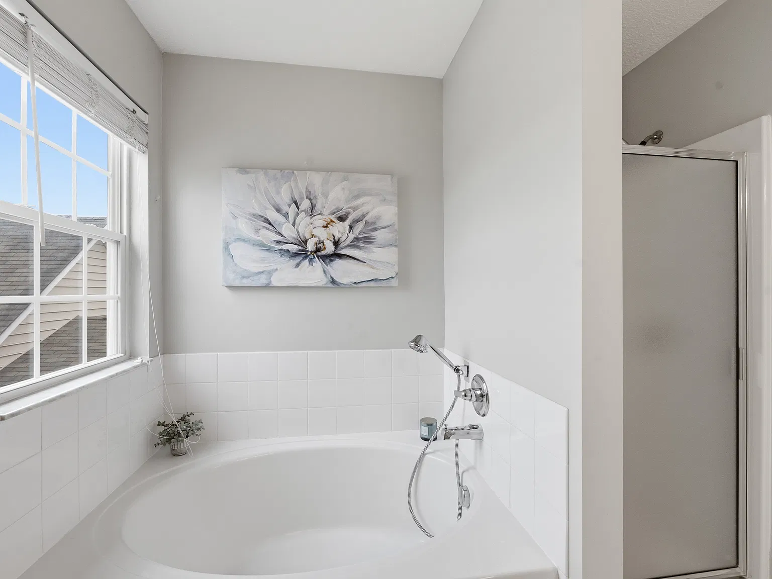 4 bed, 2.5 bath, 2786 sqft, $2,800 — Photo 4