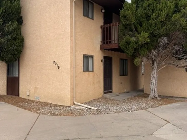 2219 Aztec Dr — Photo 1